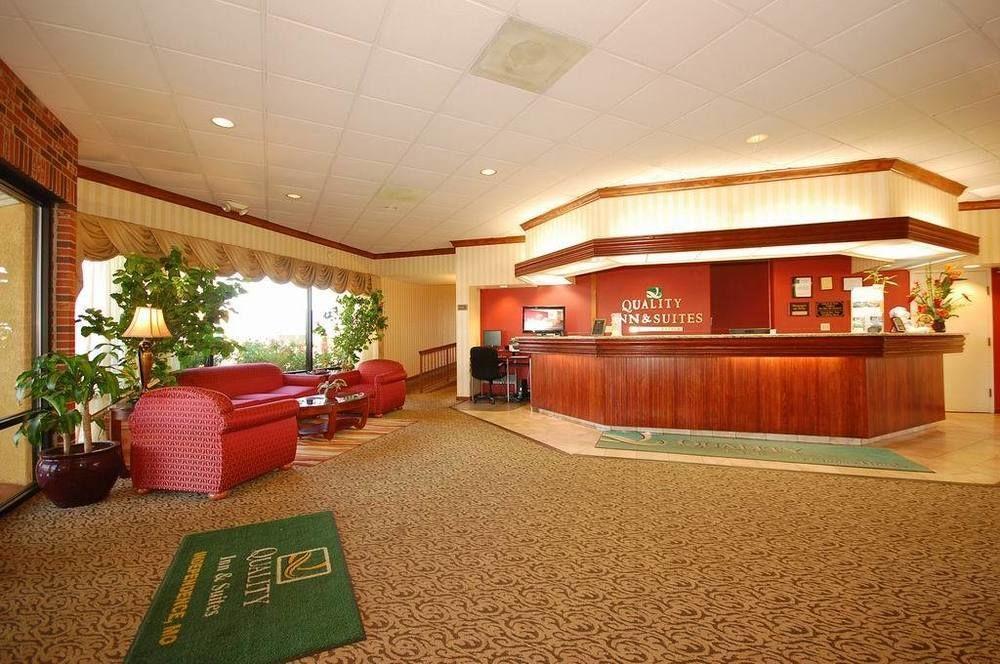 Quality Inn & Suites Kansas City - Independence I-70 East Exterior foto